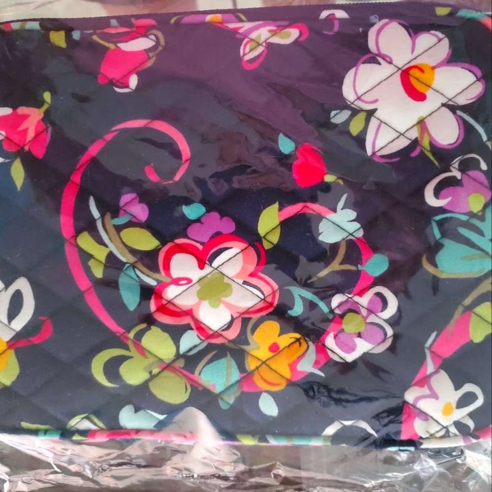 🌺 Vera Bradley E- Reader